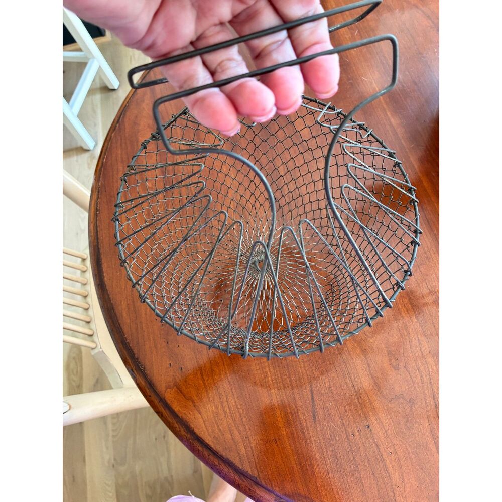 Vintage French Wire Egg Basket Collapsible Metal Mesh Farmhouse Garden Basket - Picture 2 of 5